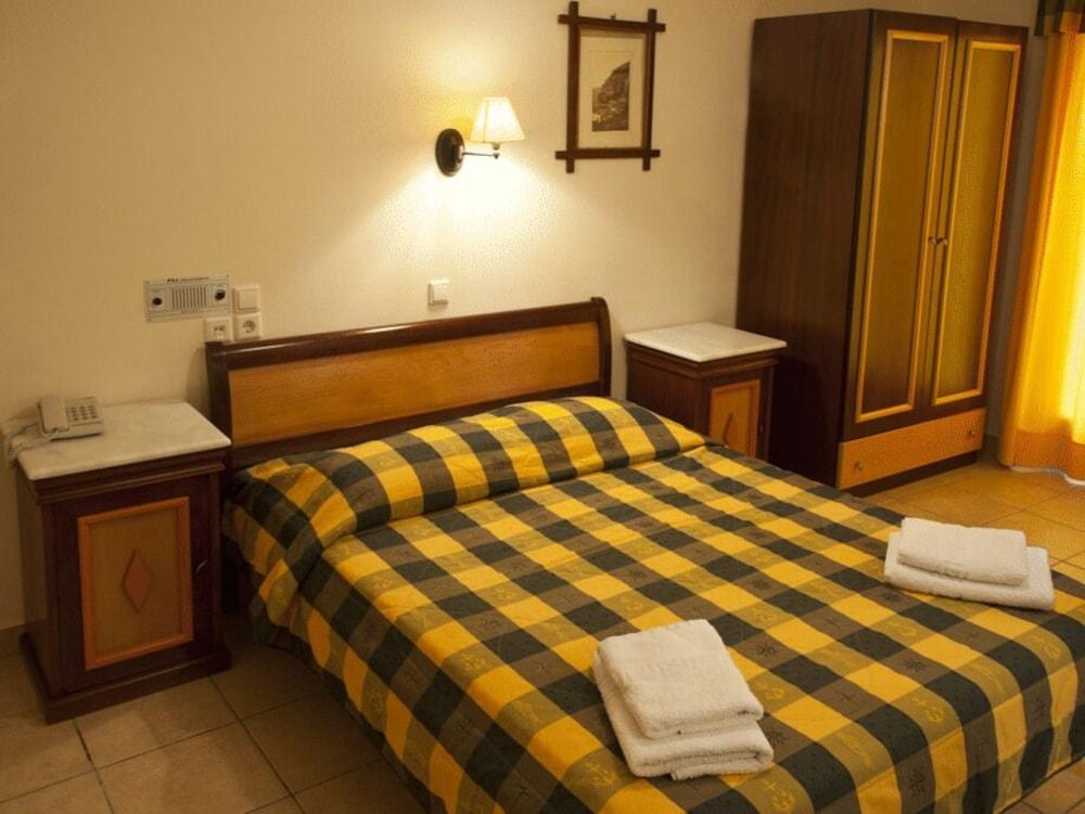 Karidis Hotel Kamári Exterior foto